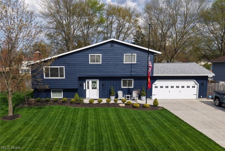 8407 Barton Drive, Strongsville, OH, 44149