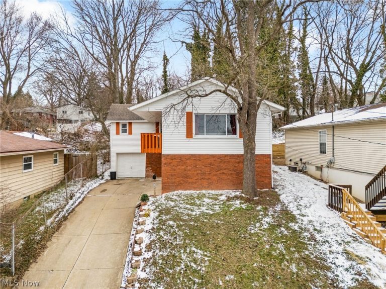 405 Baldwin Road, Akron, OH - Photo 2