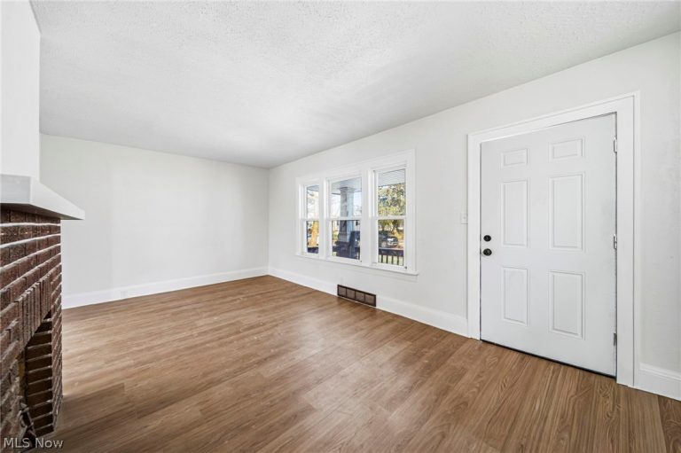 8614 Bancroft Avenue, Cleveland, OH - Photo 6