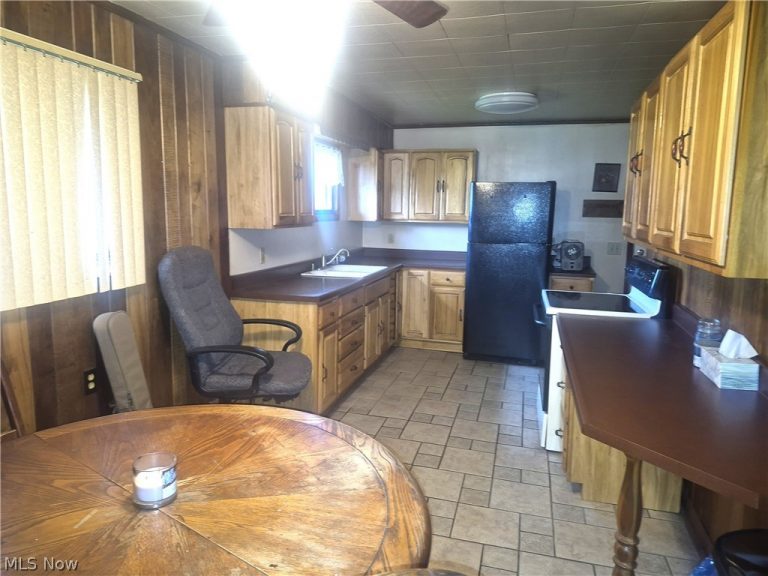 7695 Norton Road, Garrettsville, OH - Photo 8