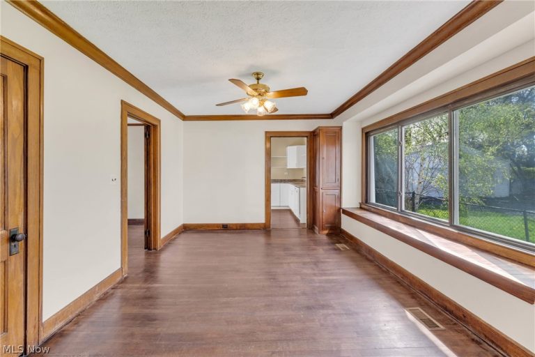 1381 Green Road, South Euclid, OH - Photo 8