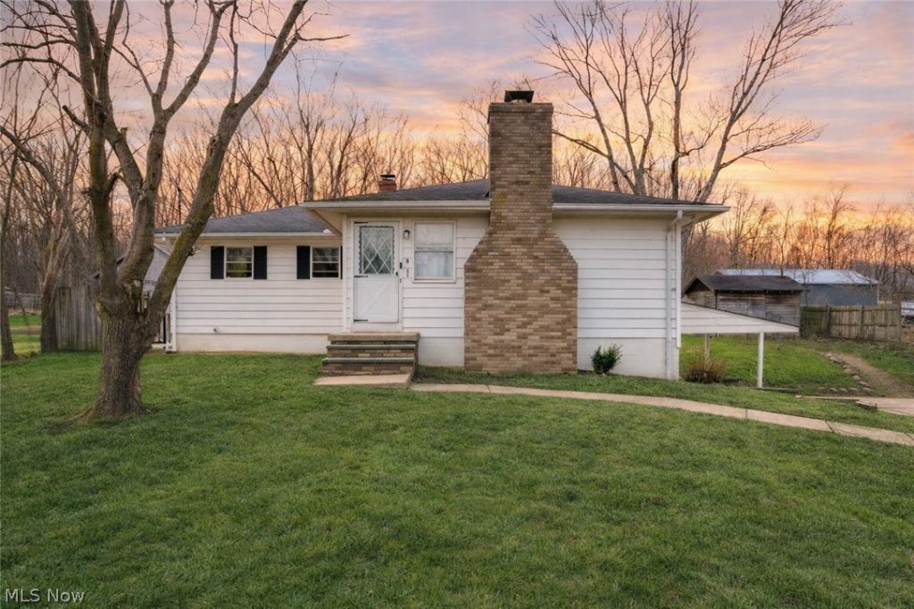 5789 Law Road, Valley City, OH