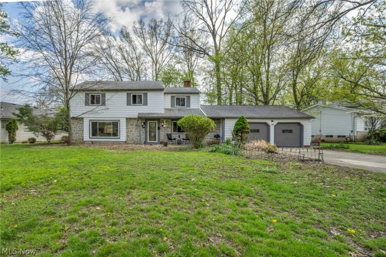 24720 Dundee Drive, Richmond Heights, OH - Photo 2