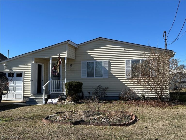 807 Carlisle Street, Belpre, OH, 45714