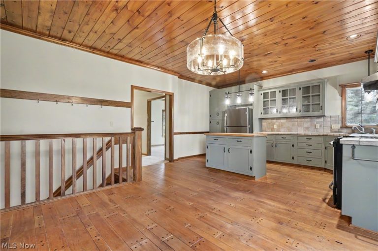268 Bayshore Drive, Columbiana, OH - Photo 5