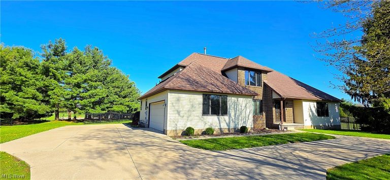 1665 Stony Hill Road, Hinckley, OH, 44233