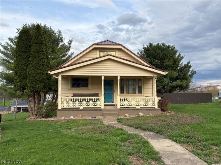 222 High Street, Senecaville, OH, 43780
