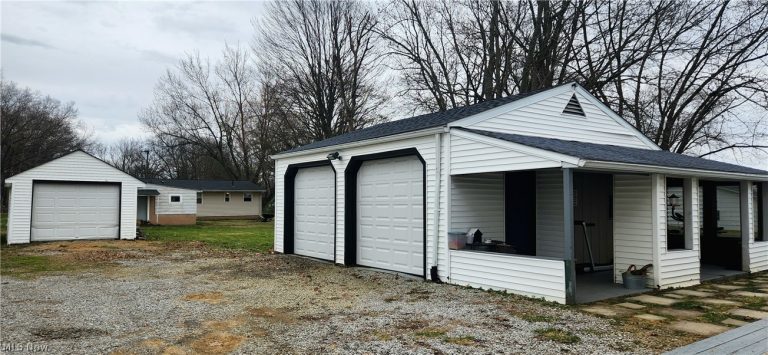 2416 Bakerwood Drive, Massillon, OH - Photo 6