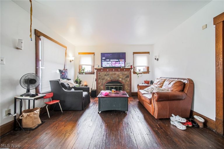 2715 Blair Place, Canton, OH - Photo 3