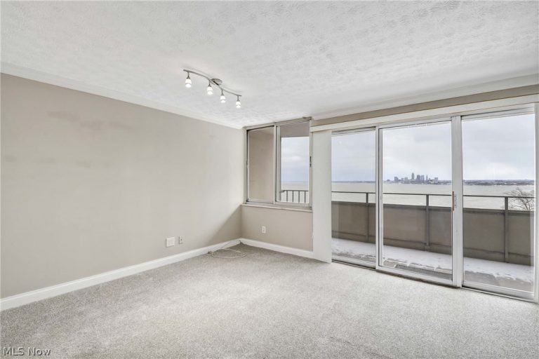 12900 Lake Avenue #926, Lakewood, OH - Photo 8