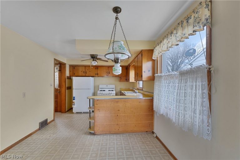 1614 Country Club Avenue, Youngstown, OH - Photo 8