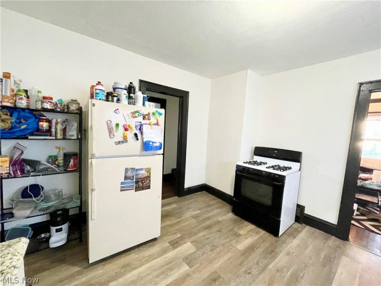 4032 142nd Street, Cleveland, OH - Photo 8