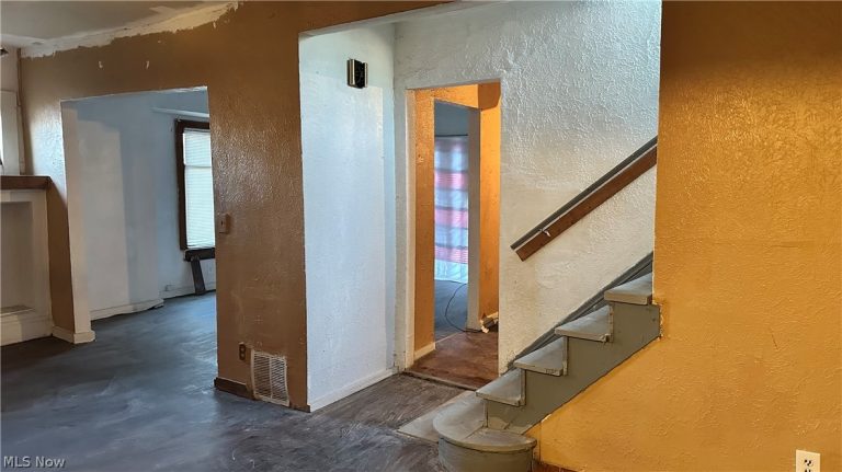 12628 Iroquois Avenue, Cleveland, OH - Photo 6