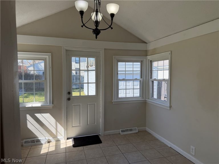 438 Grant Street, McDonald, OH - Photo 4