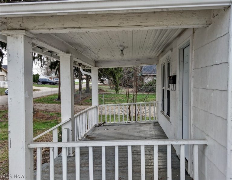 994 Perry Avenue, Barberton, OH - Photo 4