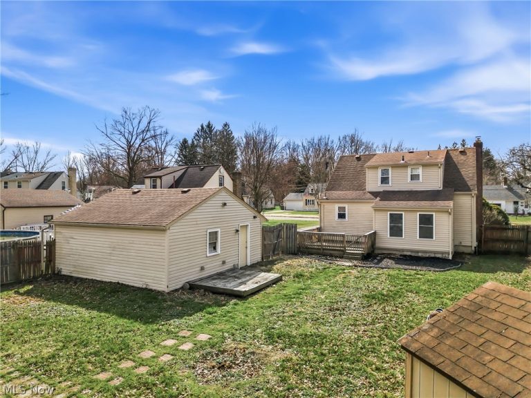 2138 Hermosa Drive, Youngstown, OH - Photo 5