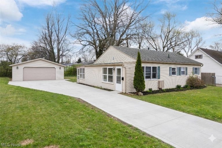 1153 Janis Avenue, Akron, OH - Photo 2