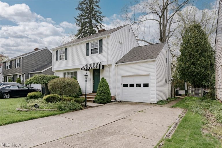 5268 Edenhurst Road, Lyndhurst, OH - Photo 2
