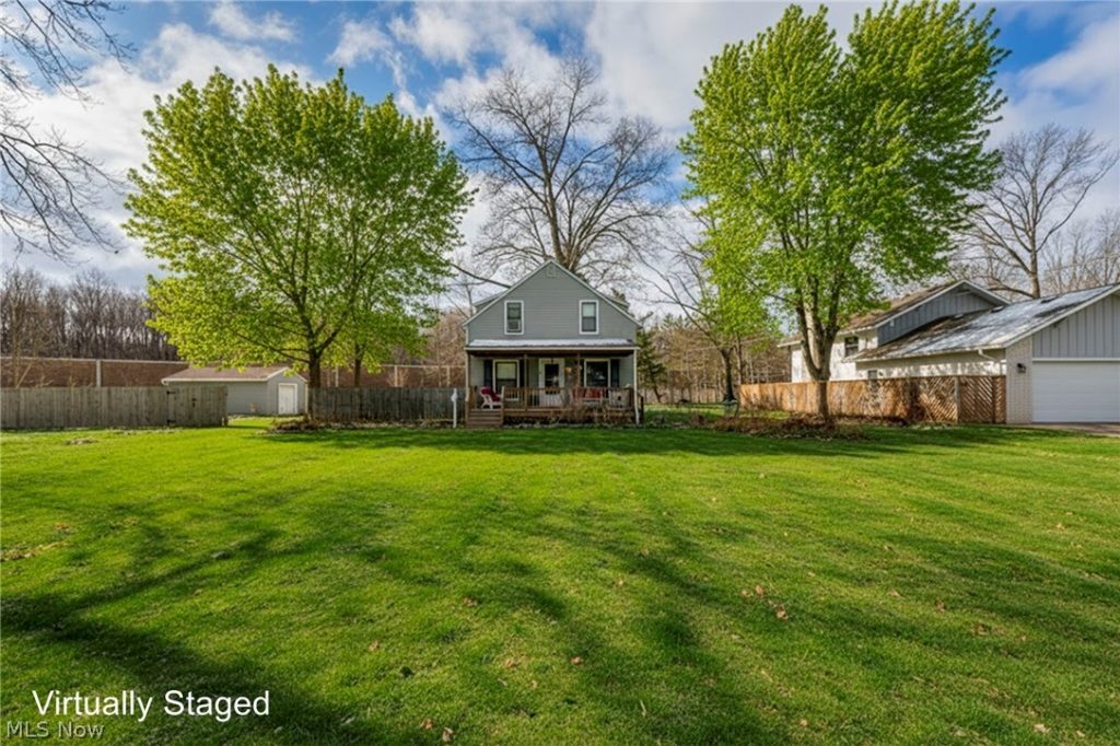 27711 Southern Avenue, North Olmsted, OH