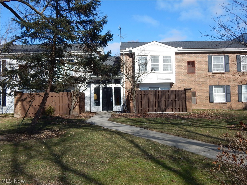 26179 Raintree Boulevard #D8, Olmsted Falls, OH
