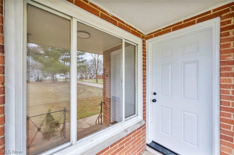 6104 Turney Road, Garfield Heights, OH - Photo 4