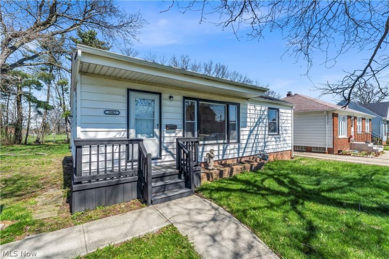 3802 Park Drive, Parma, OH - Photo 2
