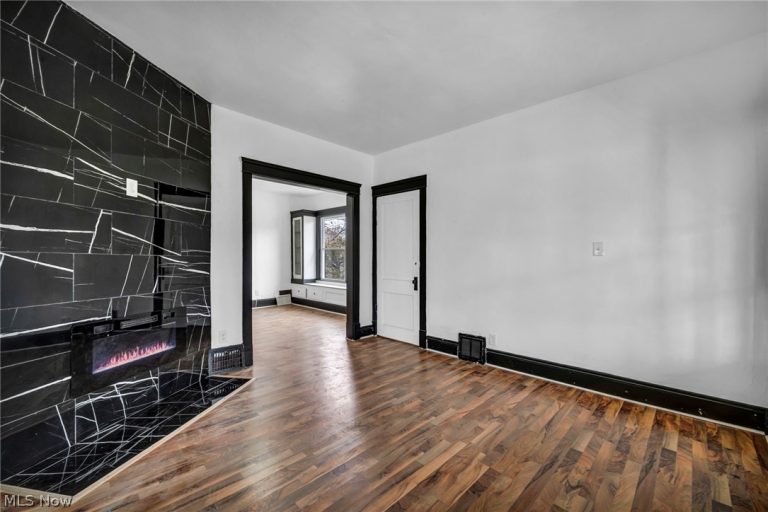 12001 Oakview Avenue #UP, Cleveland, OH - Photo 3