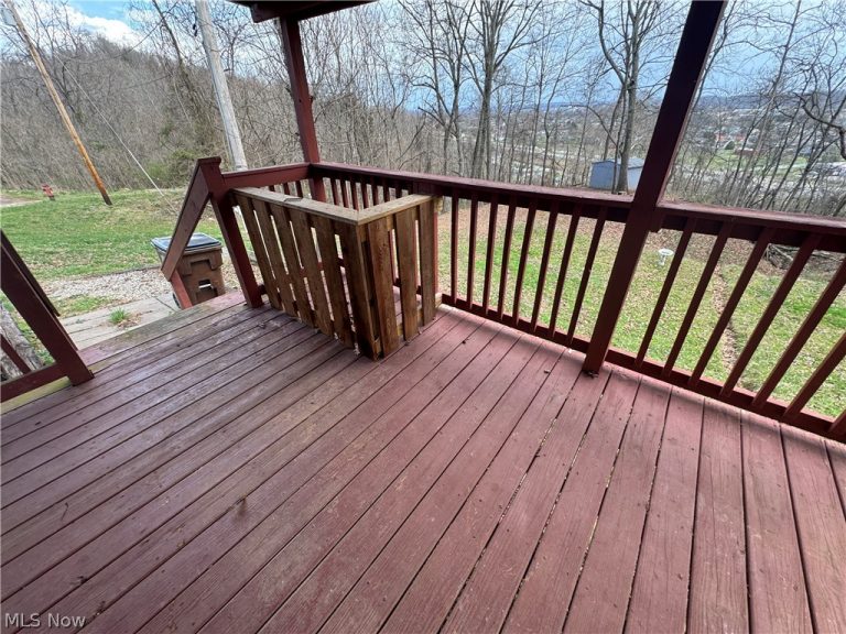 2510 Parkview Drive, Belpre, OH - Photo 2