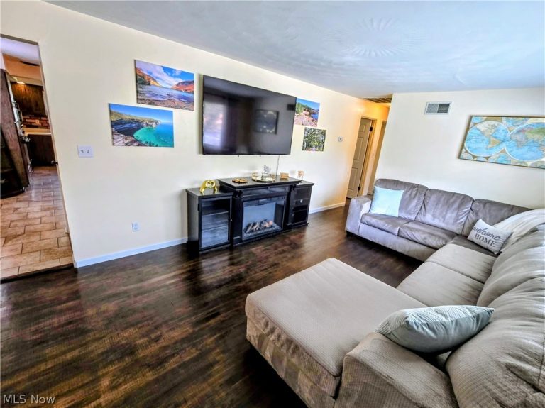 108 Theresa Drive, Weirton, WV - Photo 4