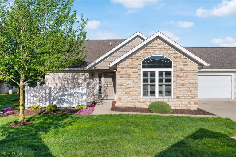 257 Woodbury Circle, Dalton, OH - Photo 3