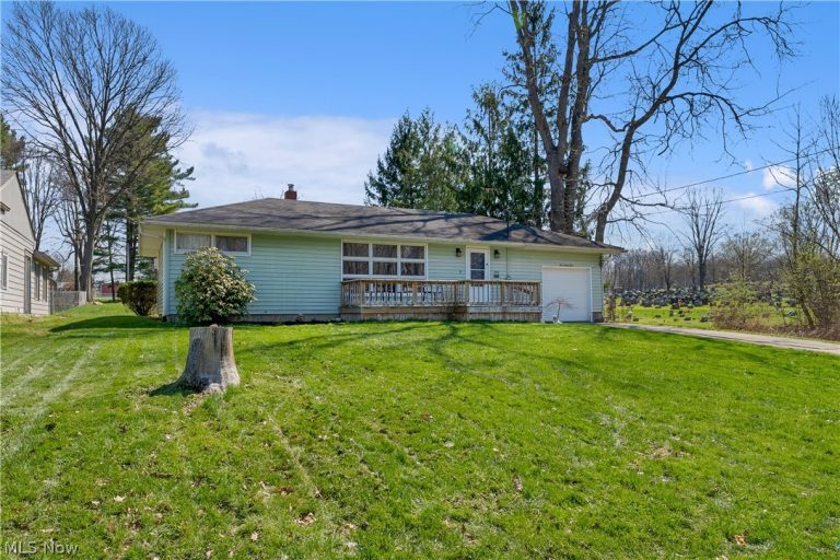 193 Fox Street, Hubbard, OH - Photo 2