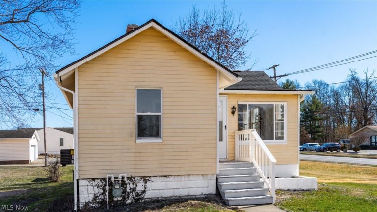 2410 Marion Avenue, Zanesville, OH - Photo 2