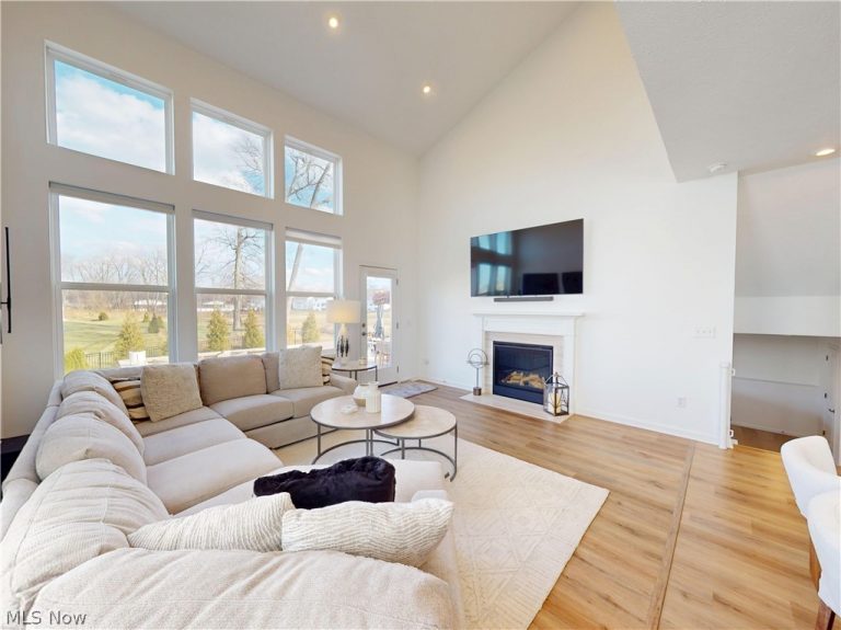 8215 Mustang Lane, Mentor, OH - Photo 8