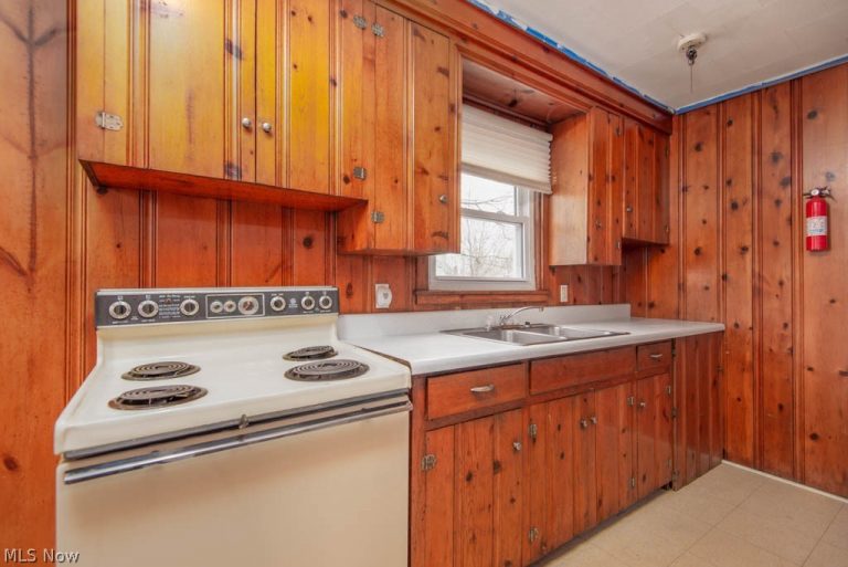 246 Grant Street, Ravenna, OH - Photo 5