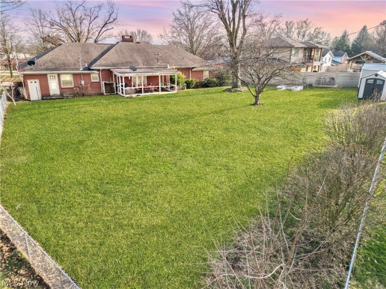 125 Teresa Drive, Steubenville, OH - Photo 2