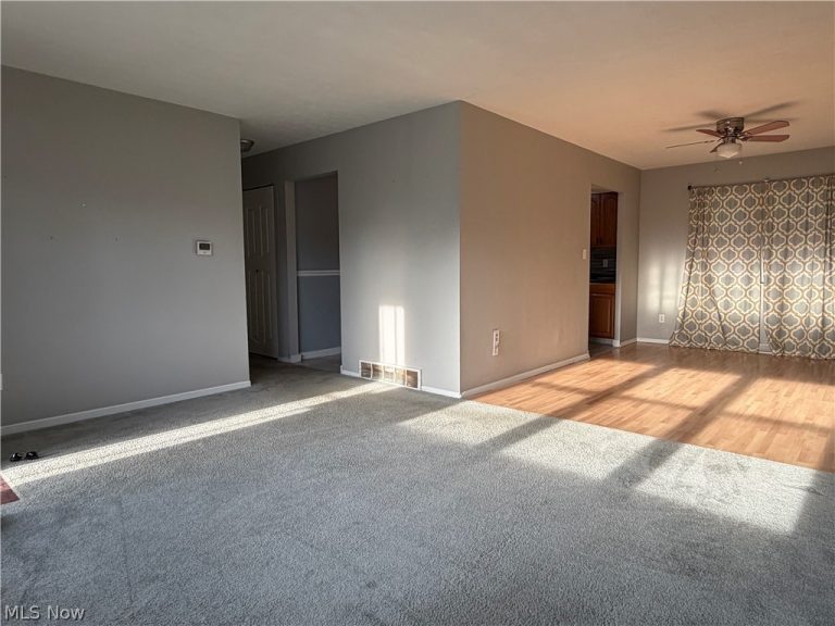 4027 Crest Drive, Cleveland, OH - Photo 2