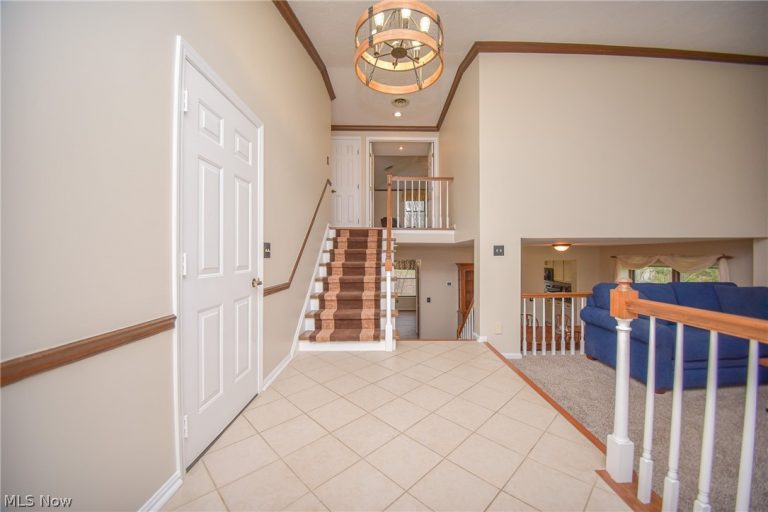 18086 Winchester Court, Strongsville, OH - Photo 4