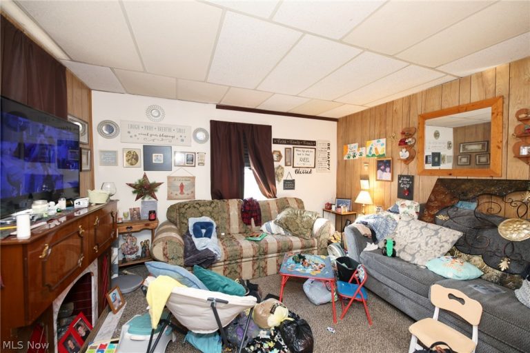 1016 Collins Memorial Drive, Chester, WV - Photo 6