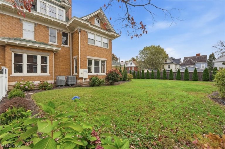 1358 Market Street, Parkersburg, WV - Photo 5