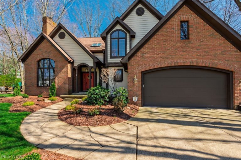 3470 Hunters Crossing, Stow, OH - Photo 4