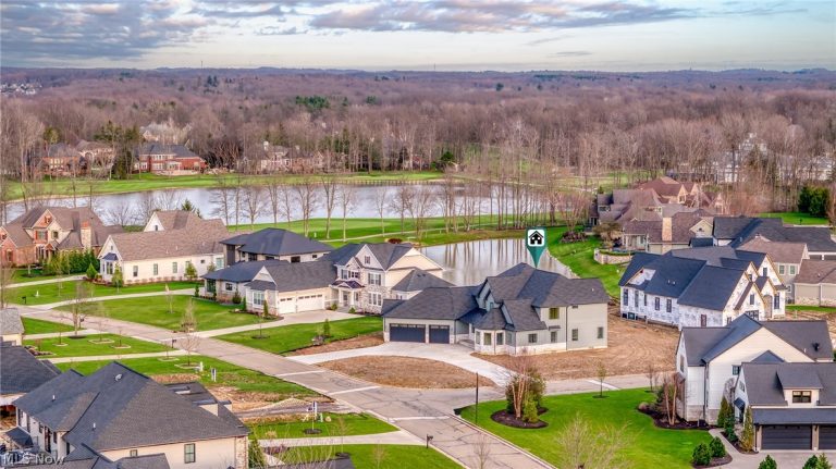 405 Club Drive, Aurora, OH - Photo 5