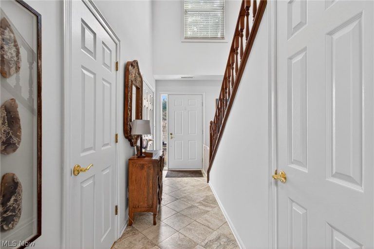 858 Sutton Place, Akron, OH - Photo 5