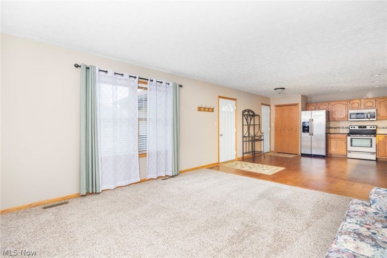 8746 Northstar Circle, Seville, OH - Photo 6