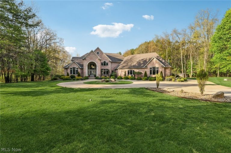 2765 Graybill Road, Uniontown, OH - Photo 2