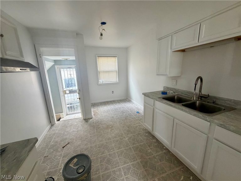 3813 143rd Street, Cleveland, OH - Photo 4