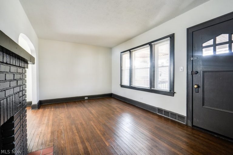 4915 111th Street, Garfield Heights, OH - Photo 4