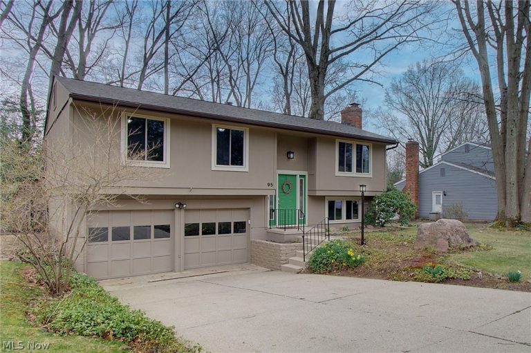 95 Oakhurst Drive, Munroe Falls, OH - Photo 5