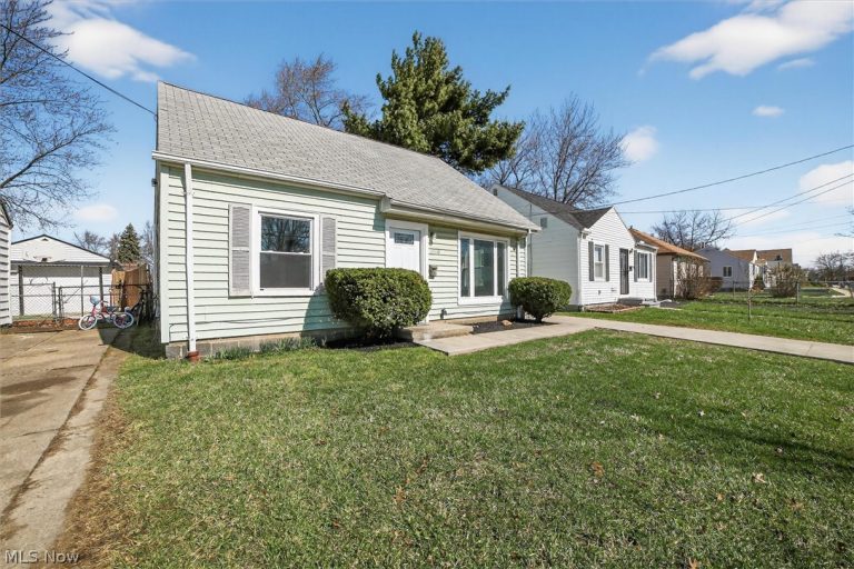 13510 Bennington Avenue, Cleveland, OH - Photo 4