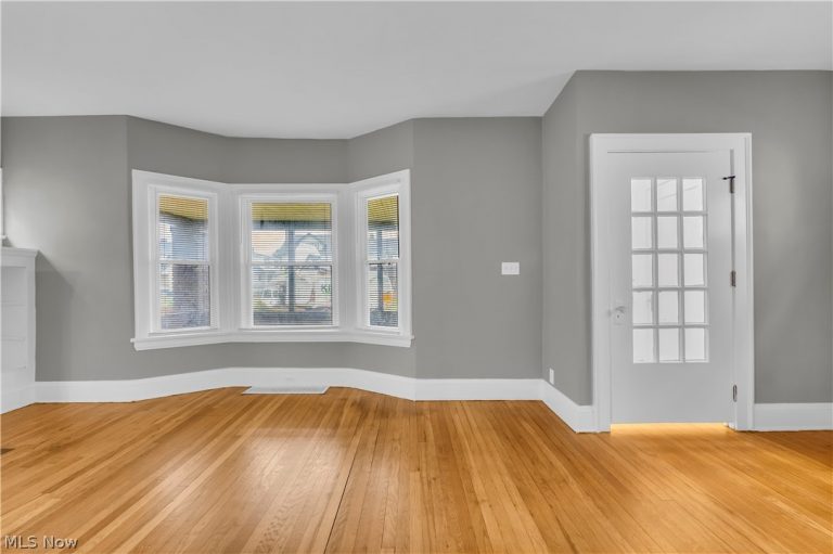 13409 Parkway Drive, Garfield Heights, OH - Photo 4