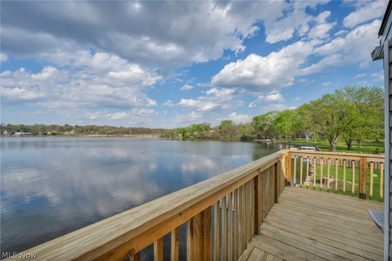 829 Portage Lakes Drive, Akron, OH - Photo 8